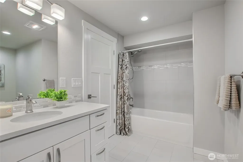 2025 Edmonds Avenue NE Renton WA 98056