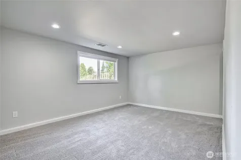 2025 Edmonds Avenue NE Renton WA 98056