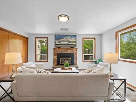 16811 5th Avenue SE Bothell WA 98012