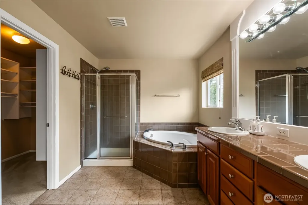 3857 Tribute Circle E Fife WA 98424