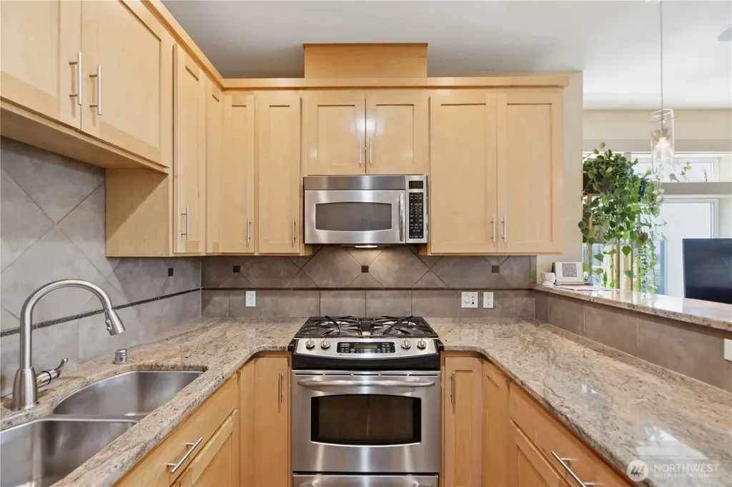 2540 14th Avenue W Seattle WA 98119