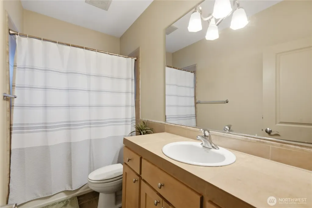 2540 14th Avenue W Seattle WA 98119