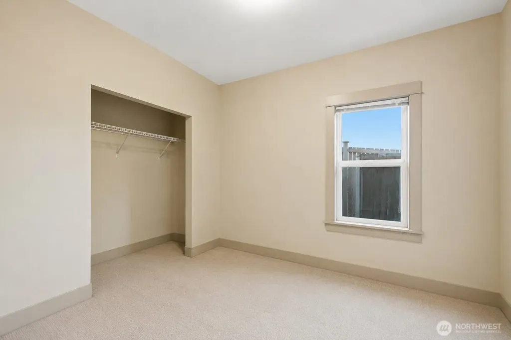 2540 14th Avenue W Seattle WA 98119