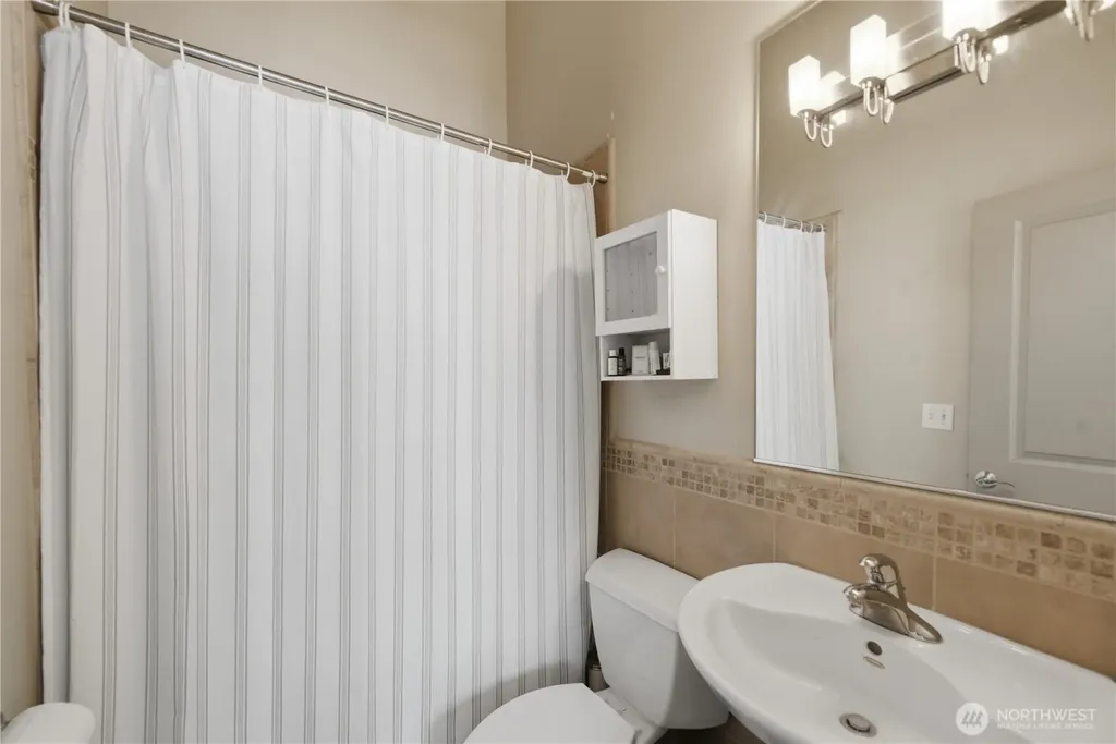 2540 14th Avenue W Seattle WA 98119