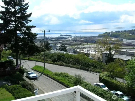 2540 14th Avenue W Seattle WA 98119