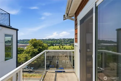 2540 14th Avenue W Seattle WA 98119