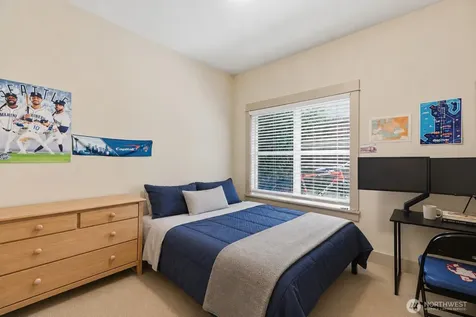 2540 14th Avenue W Seattle WA 98119