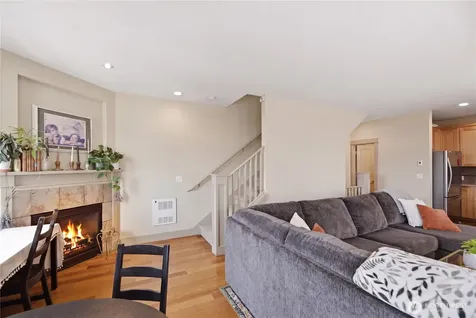 2540 14th Avenue W Seattle WA 98119