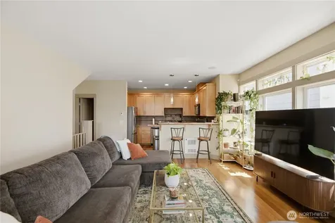2540 14th Avenue W Seattle WA 98119