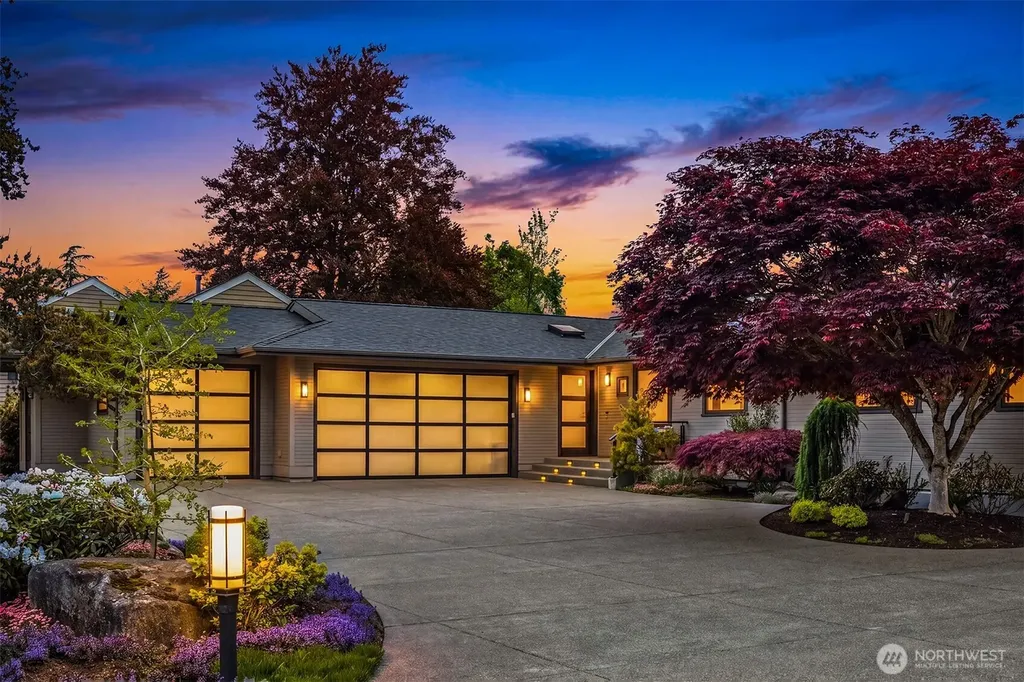 61 Cascade Key Bellevue WA 98006