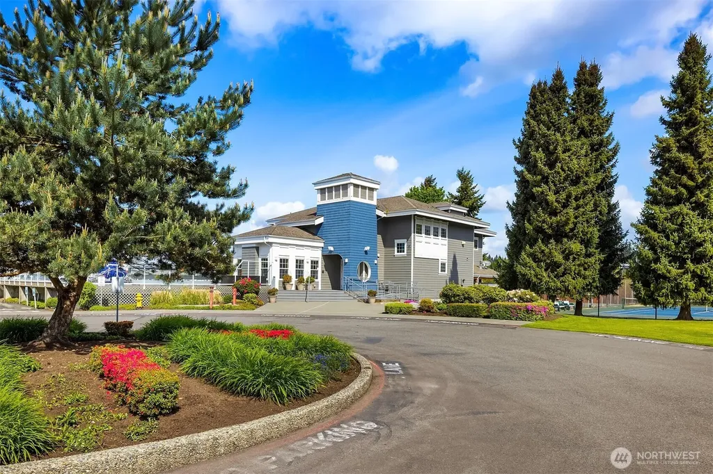 61 Cascade Key Bellevue WA 98006