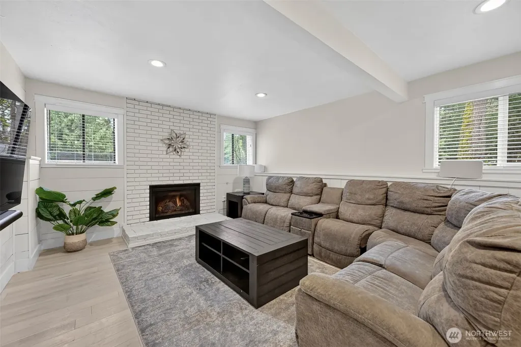 20009 SE 20th Place Sammamish WA 98075