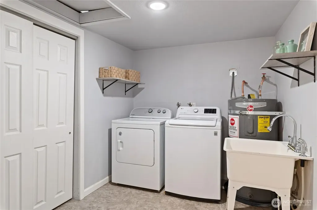 124 Tule Lake Road E Tacoma WA 98445