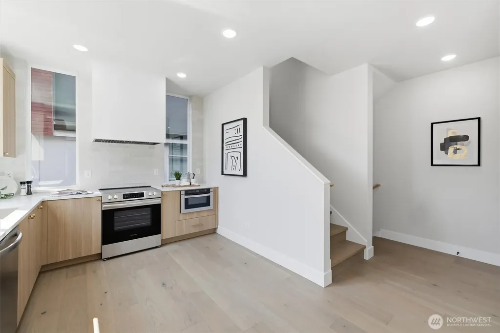 1407 29th Avenue Seattle WA 98122