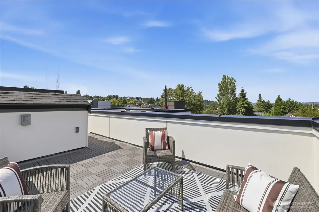 1407 29th Avenue Seattle WA 98122