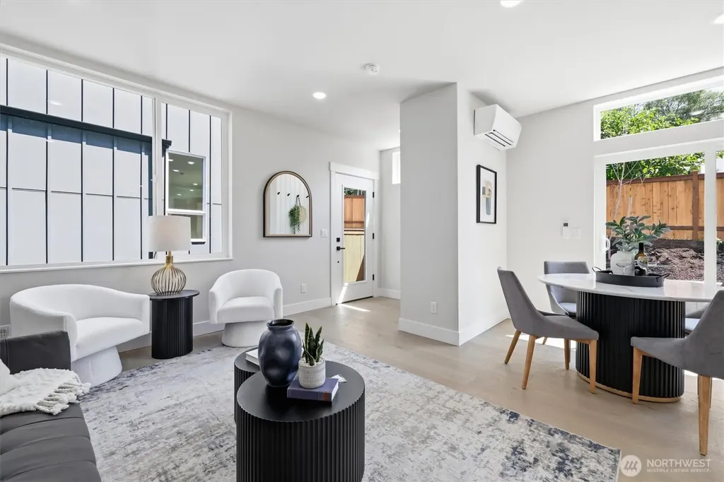 1407 29th Avenue Seattle WA 98122