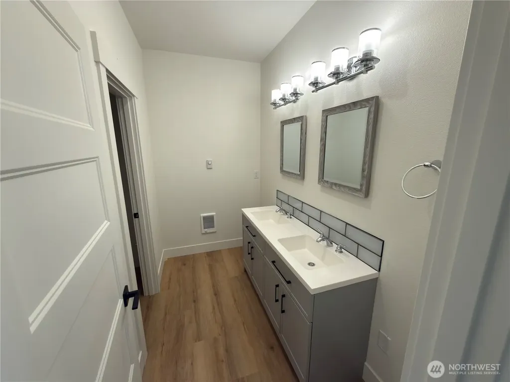 10528 13th Avenue W Everett WA 98204