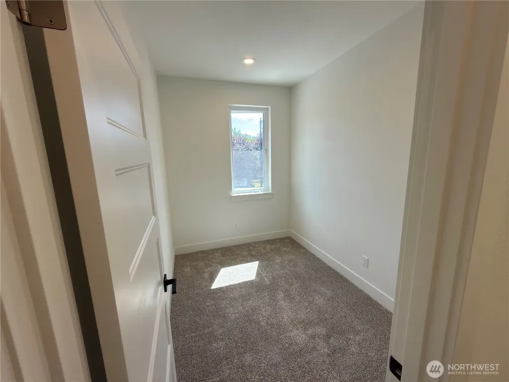 10528 13th Avenue W Everett WA 98204