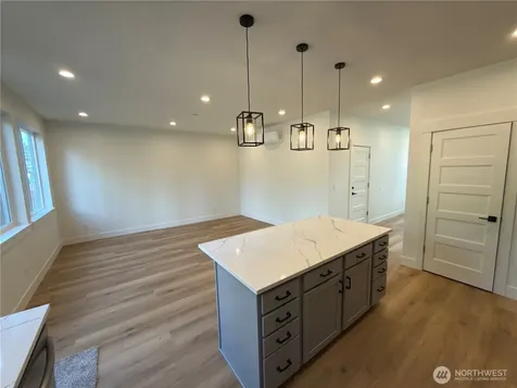 10528 13th Avenue W Everett WA 98204