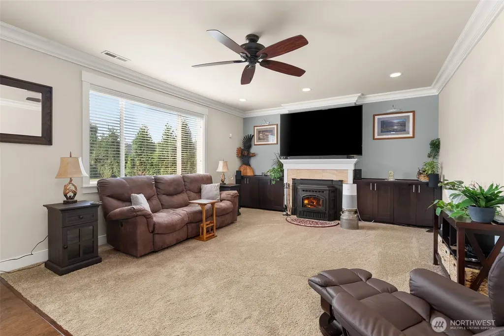 29015 33rd Avenue S Roy WA 98580
