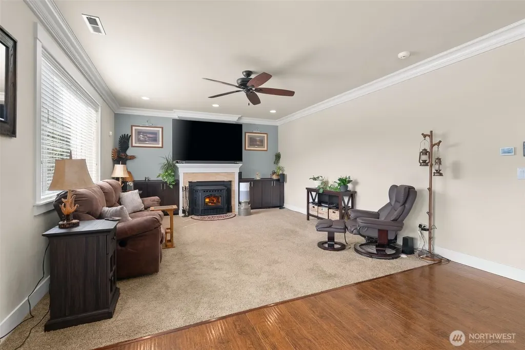 29015 33rd Avenue S Roy WA 98580