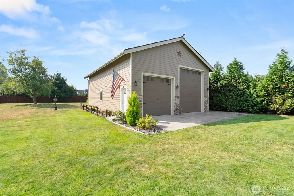 29015 33rd Avenue S Roy WA 98580