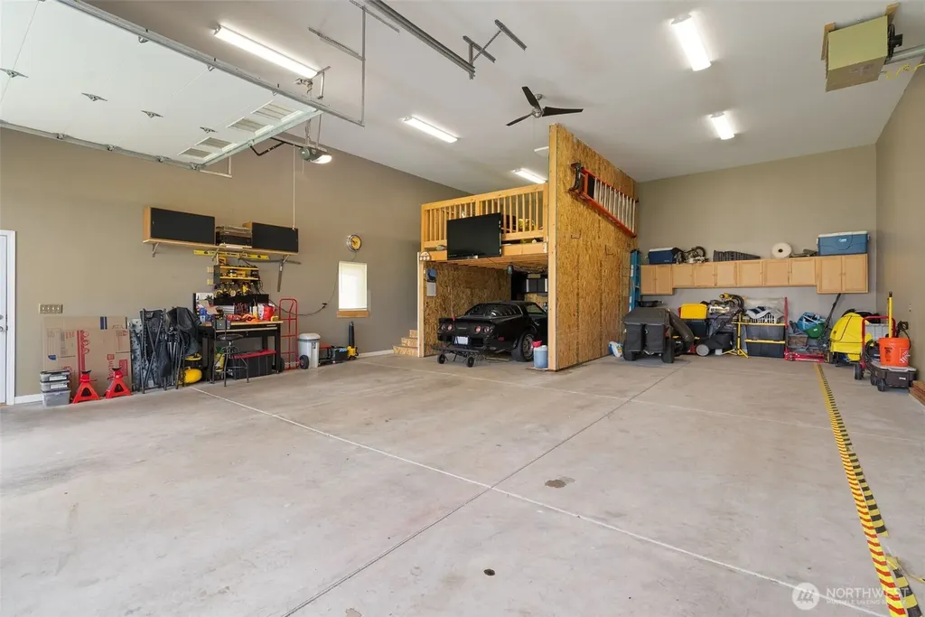29015 33rd Avenue S Roy WA 98580