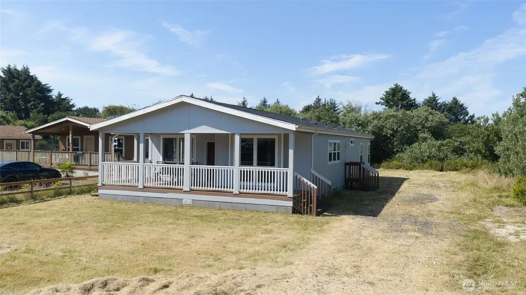 141 Frigate Street NW Ocean Shores WA 98569