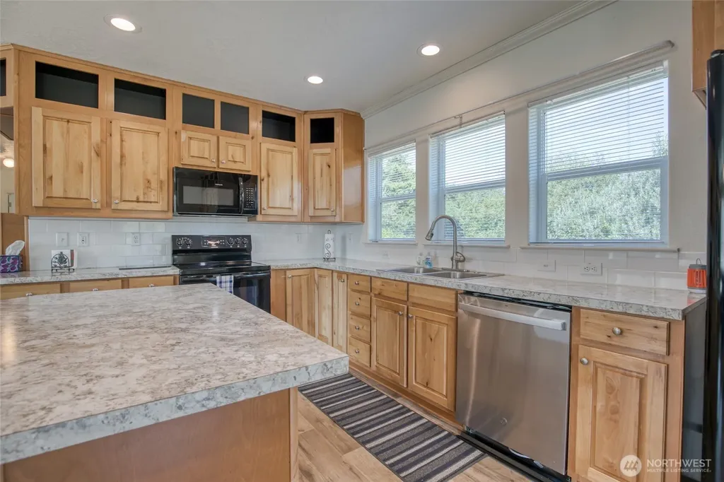 141 Frigate Street NW Ocean Shores WA 98569