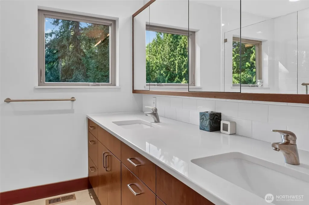 3143 Edgewood Lane Bellingham WA 98226