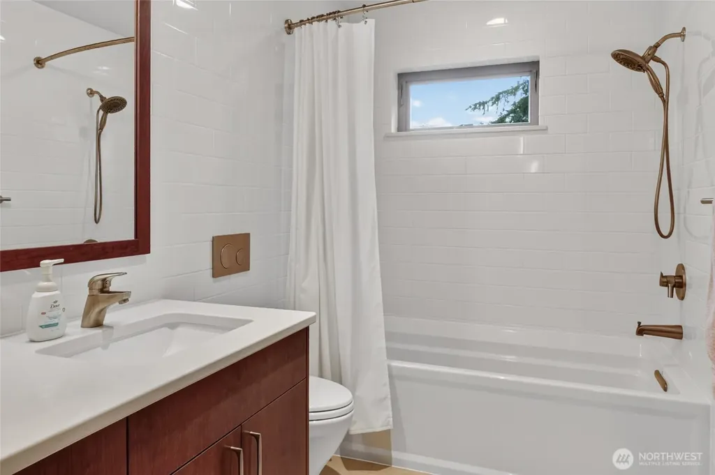 3143 Edgewood Lane Bellingham WA 98226