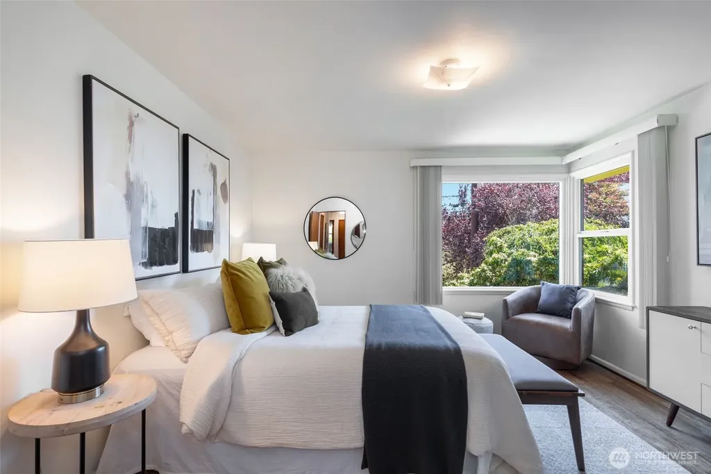 7551 33rd Avenue NW Seattle WA 98117