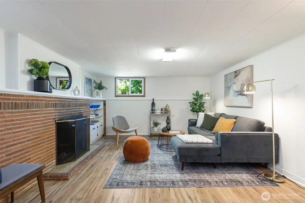 7551 33rd Avenue NW Seattle WA 98117
