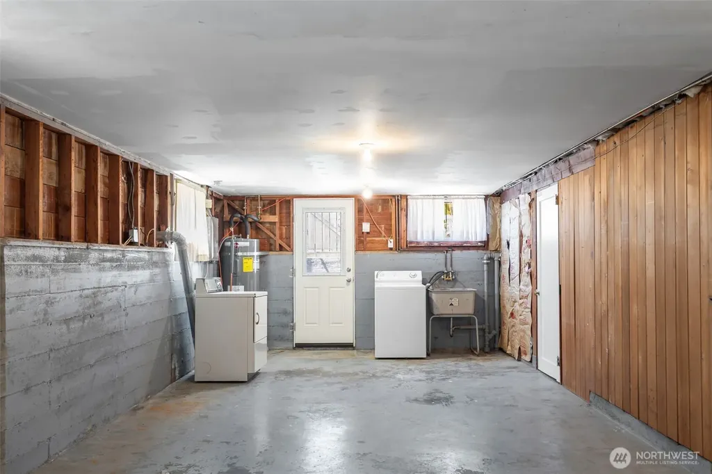 7551 33rd Avenue NW Seattle WA 98117