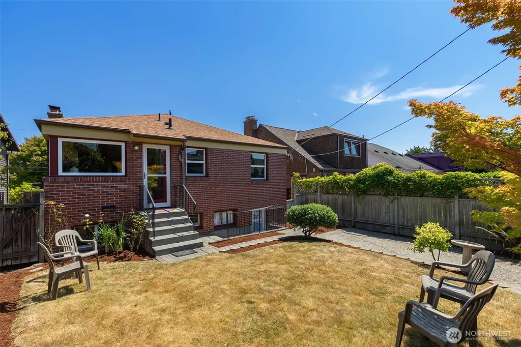 7551 33rd Avenue NW Seattle WA 98117