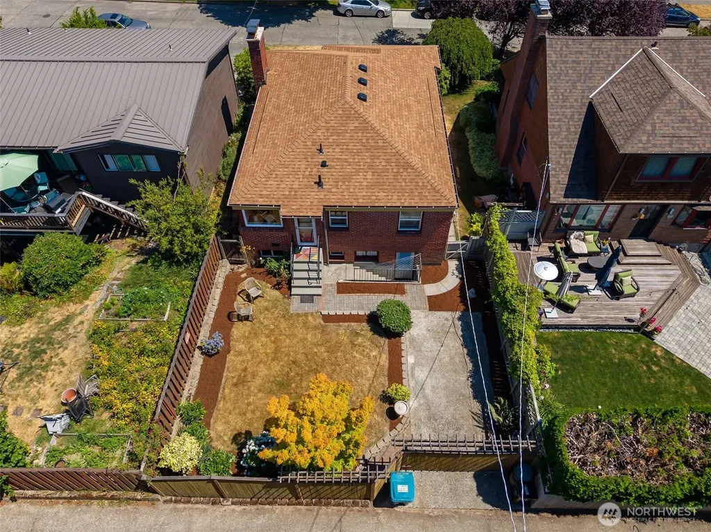 7551 33rd Avenue NW Seattle WA 98117