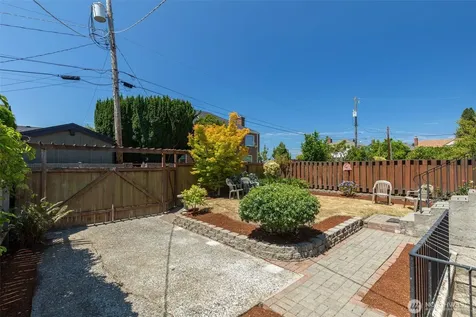 7551 33rd Avenue NW Seattle WA 98117