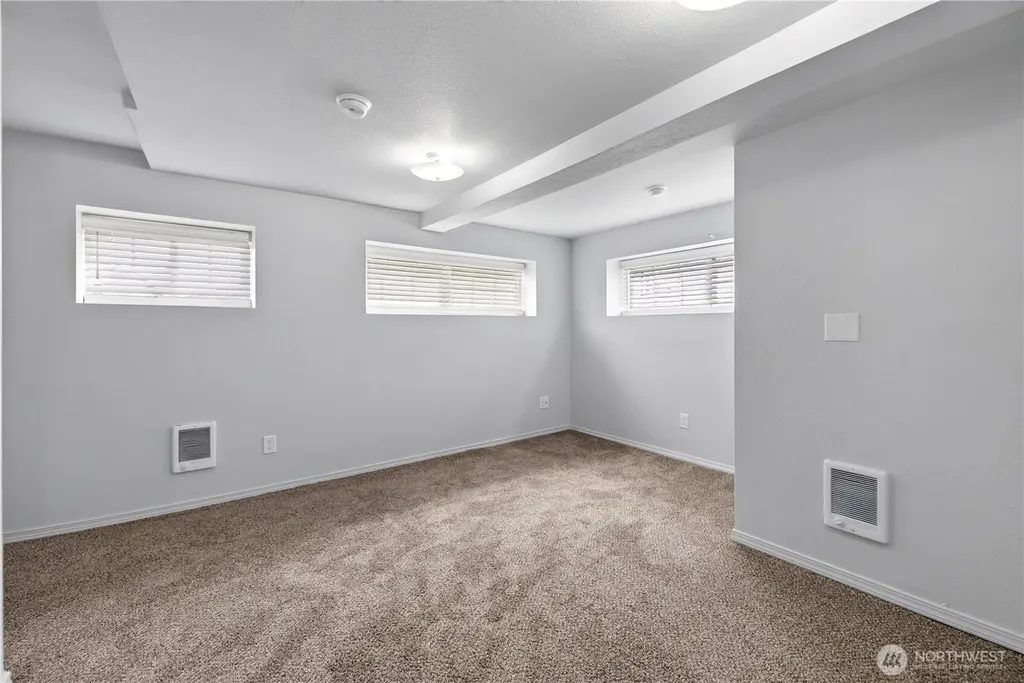 3735 S Alaska Street Tacoma WA 98418