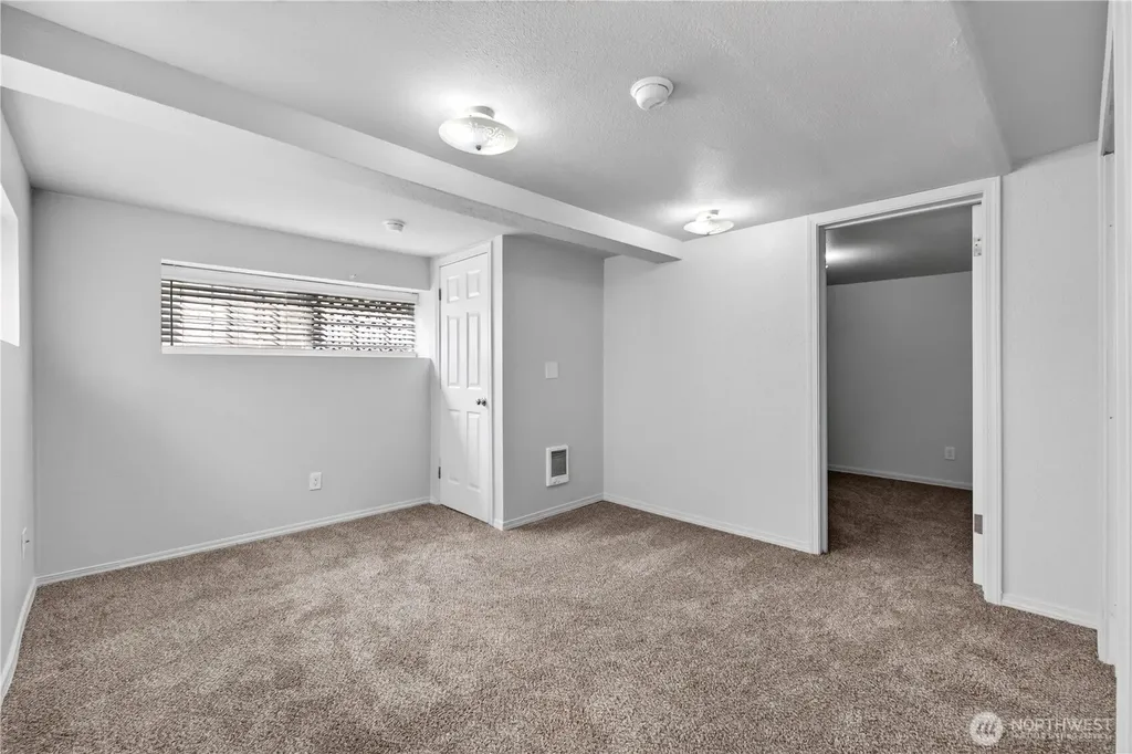 3735 S Alaska Street Tacoma WA 98418
