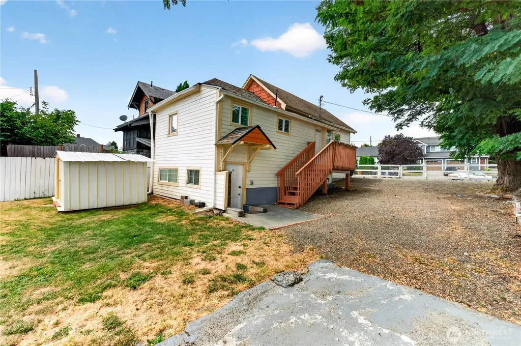 3735 S Alaska Street Tacoma WA 98418