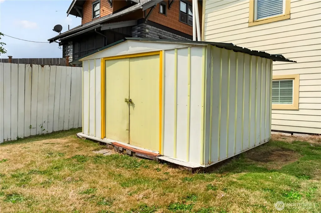 3735 S Alaska Street Tacoma WA 98418