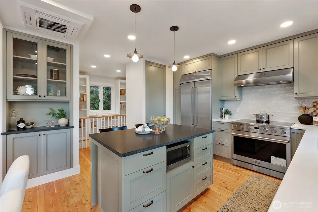4011 SW Massachusetts Street Seattle WA 98116