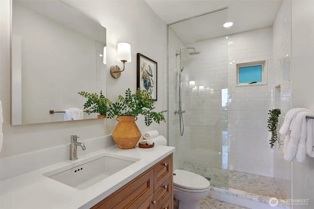 4011 SW Massachusetts Street Seattle WA 98116