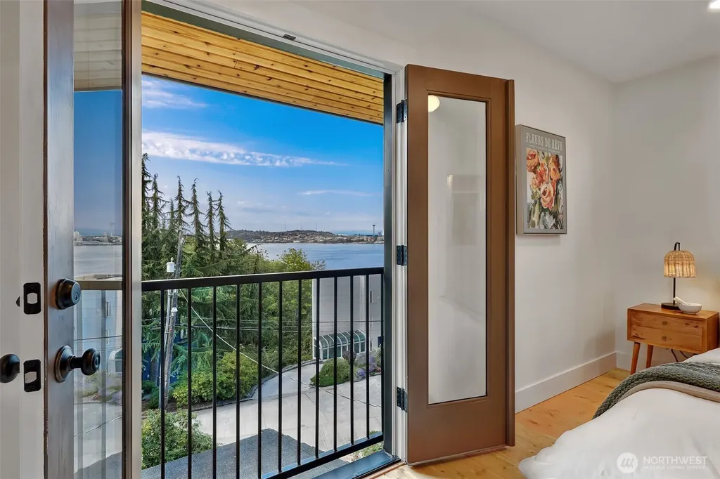 4011 SW Massachusetts Street Seattle WA 98116