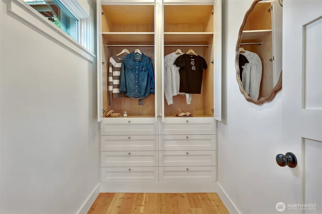 4011 SW Massachusetts Street Seattle WA 98116