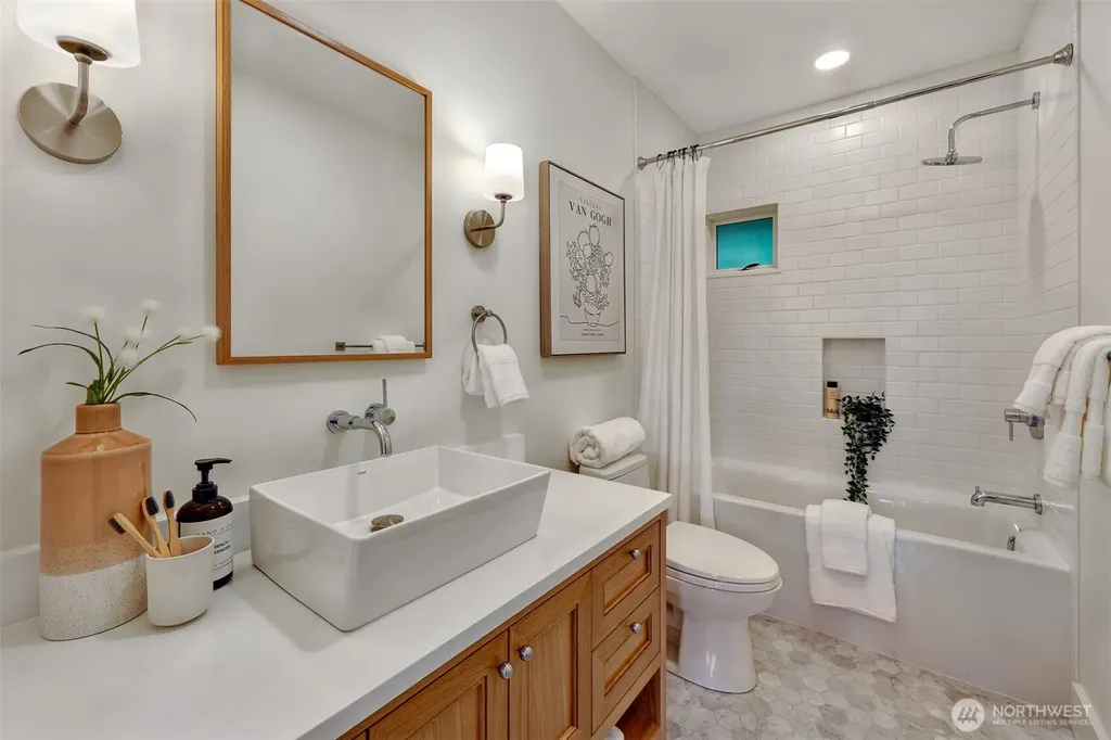 4011 SW Massachusetts Street Seattle WA 98116