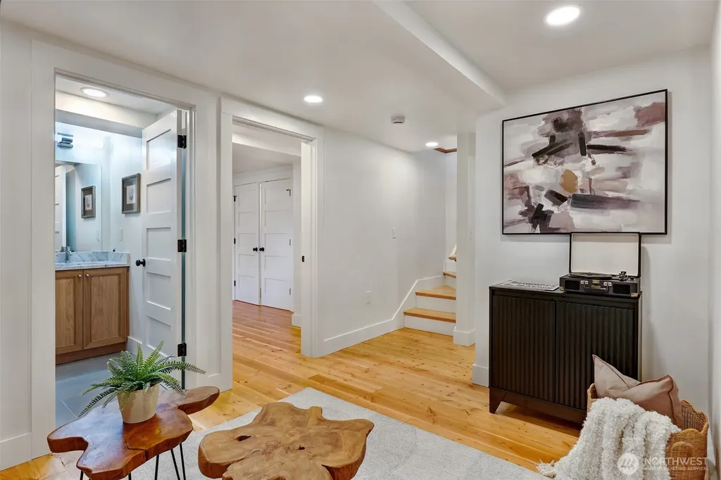 4011 SW Massachusetts Street Seattle WA 98116