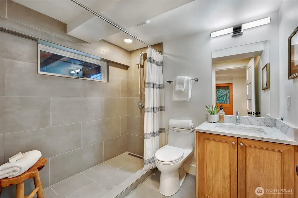 4011 SW Massachusetts Street Seattle WA 98116