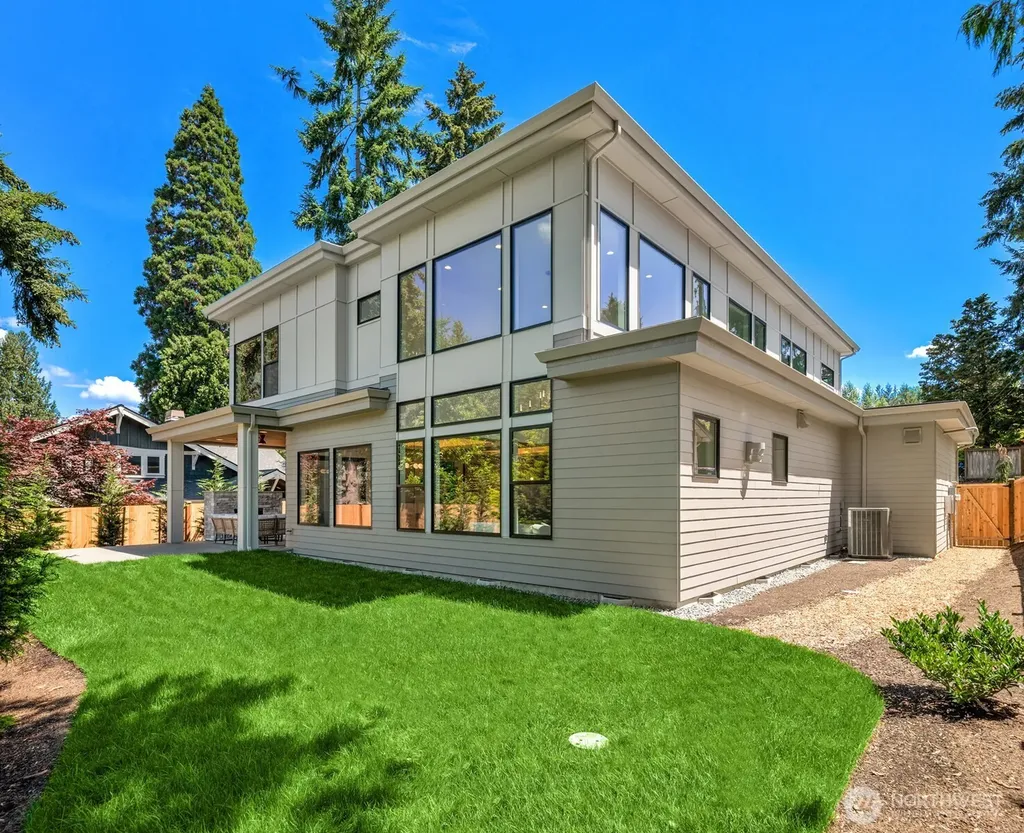 719 19th Lane W Kirkland WA 98033
