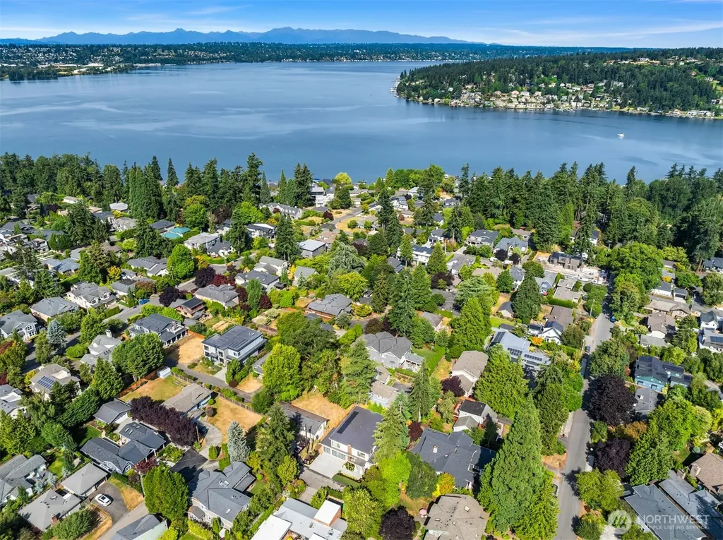 719 19th Lane W Kirkland WA 98033
